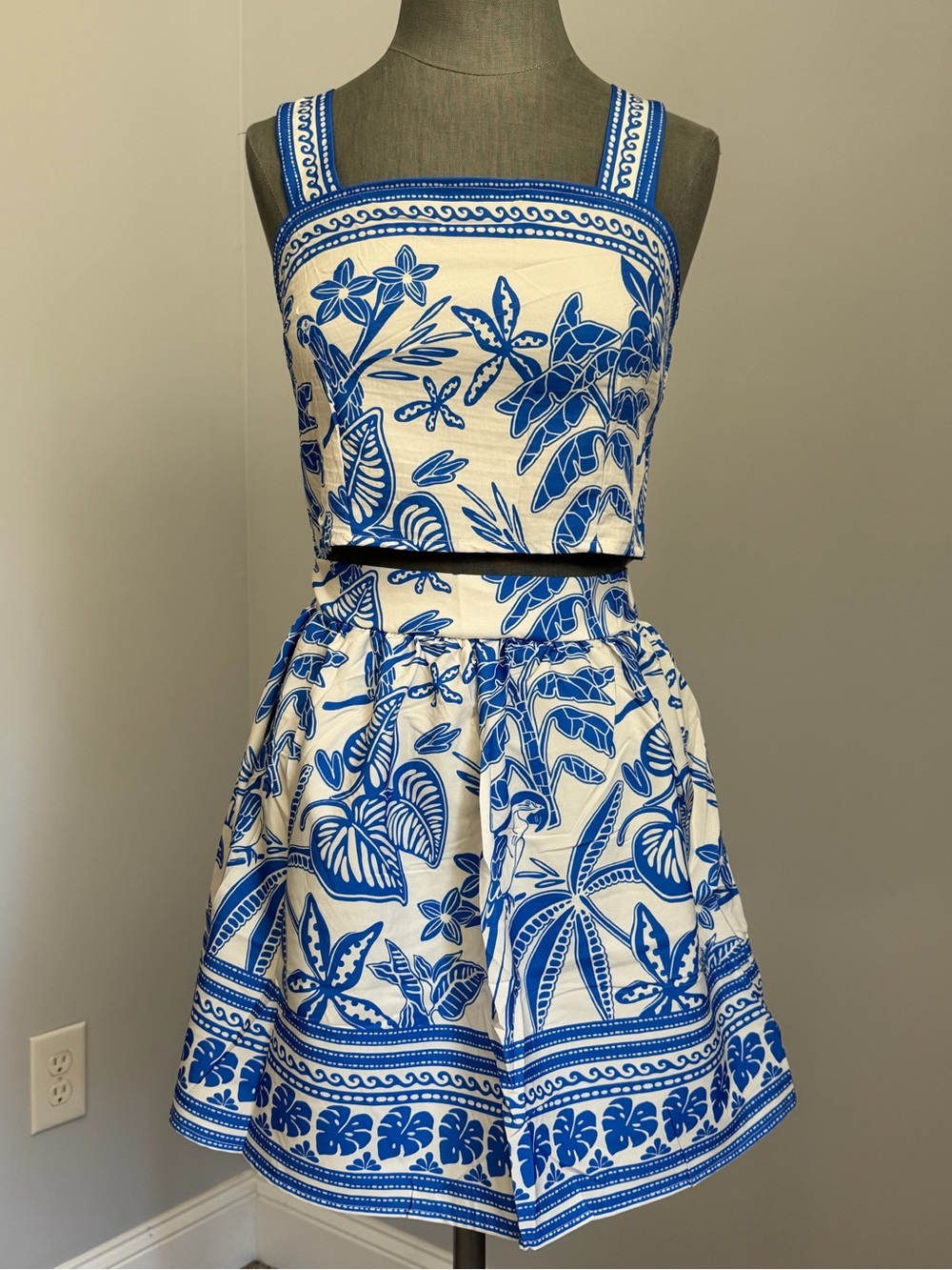 NWT Floerns Tropical Two Piece Skirt Set Blue White Crop Mini Size M